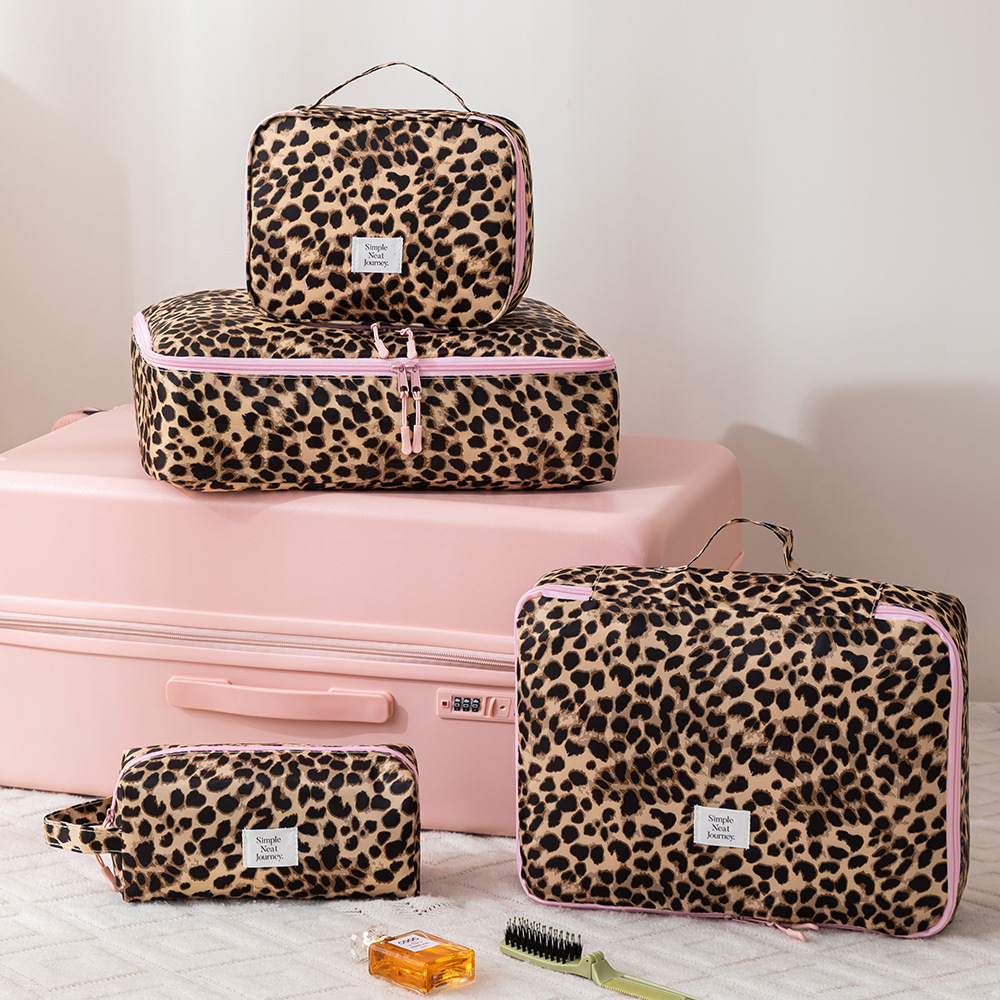 Trousse de maquillage léopard, - Women Accessories Business avis et prix